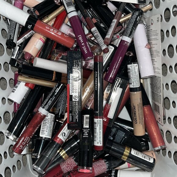 50 WHOLESALE COSMETICS BULK LOT MIXED BRANDS NEW CURRENT - Picture 8 of 13
